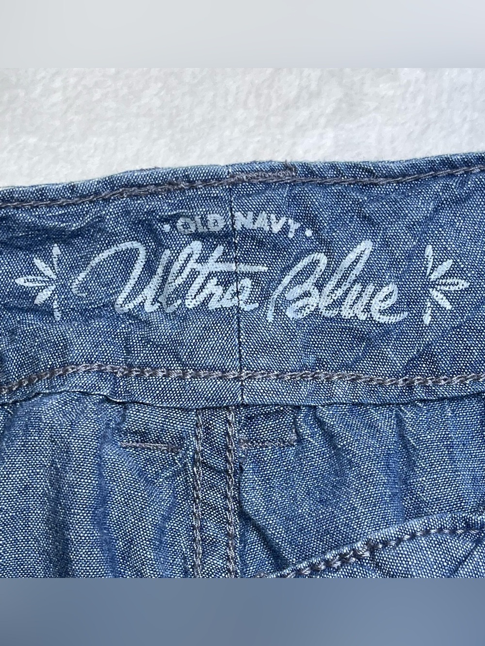 Old Navy Ultra Blue Size 12 Women's Chambray Cuffed Drawstring Capri Pants - Picture 3 of 7